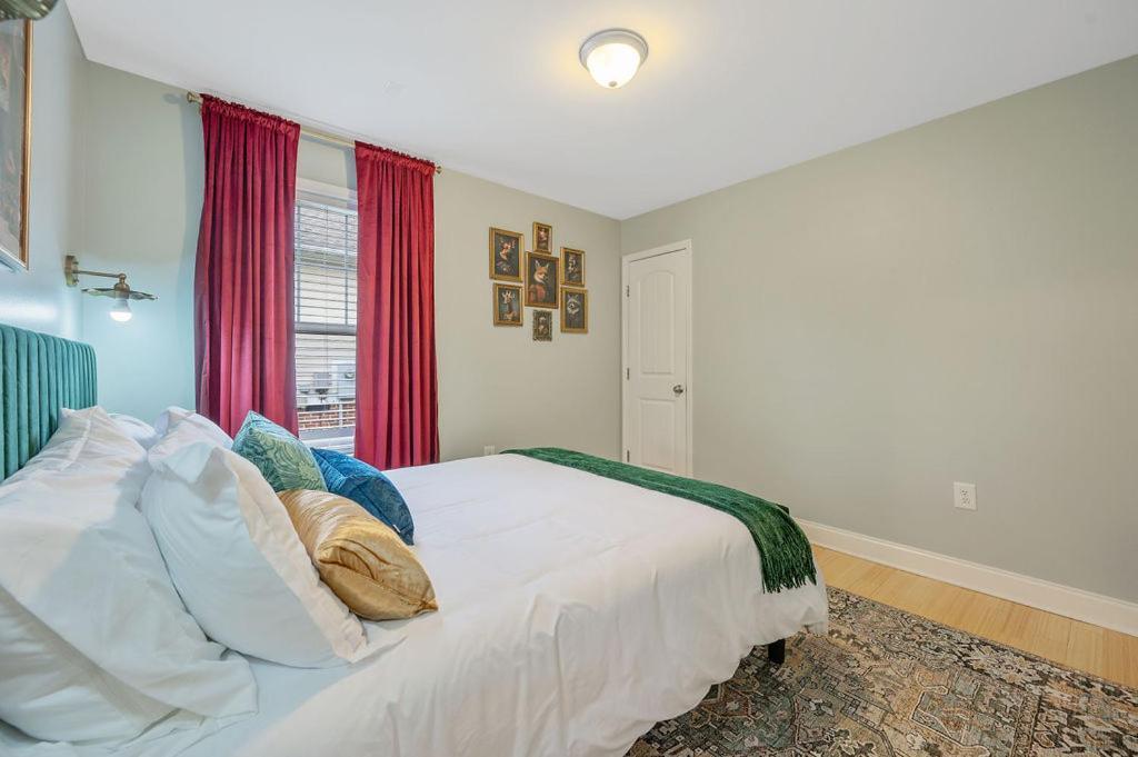 New Victorian Theme, 3Br, Lrg Backyard Close To Pnc Arena, Downtown, And Rdu Airport Raleigh Eksteriør billede