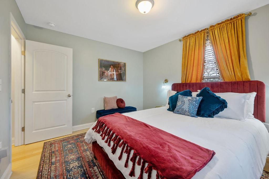 New Victorian Theme, 3Br, Lrg Backyard Close To Pnc Arena, Downtown, And Rdu Airport Raleigh Eksteriør billede